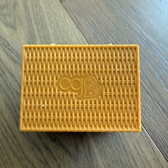 Our Generation Doll Picnic Set with Basket, Food & Accessories - Picture 4 of 4